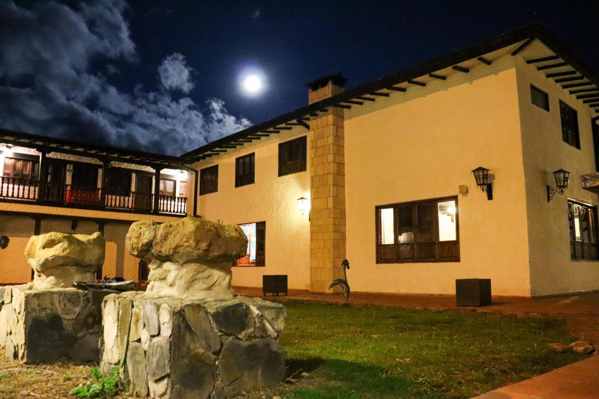 Отель Casona Quesada Суэска Экстерьер фото