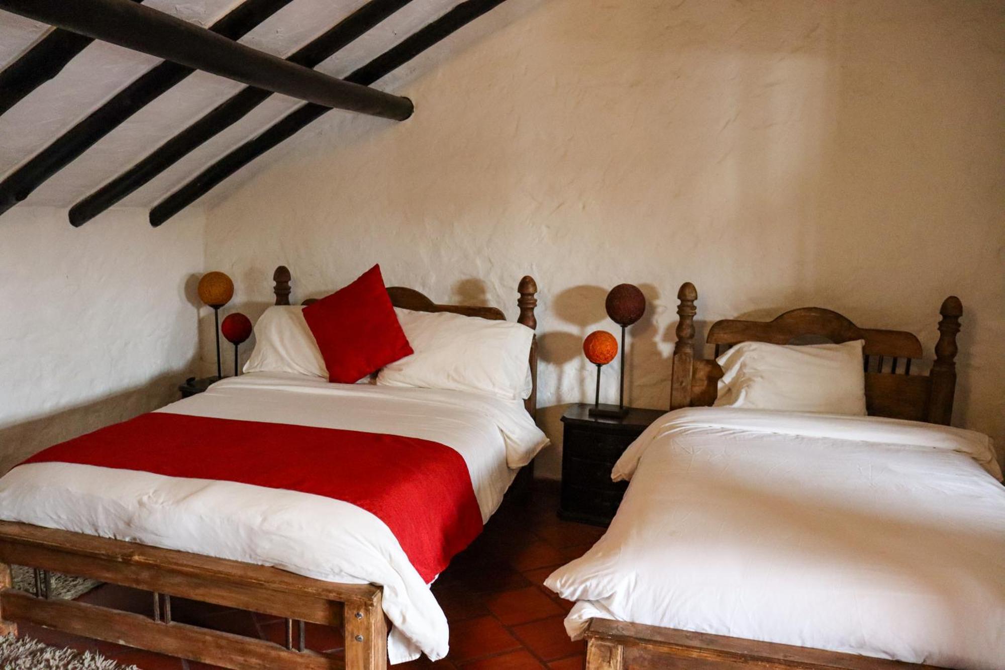 Отель Casona Quesada Суэска Экстерьер фото