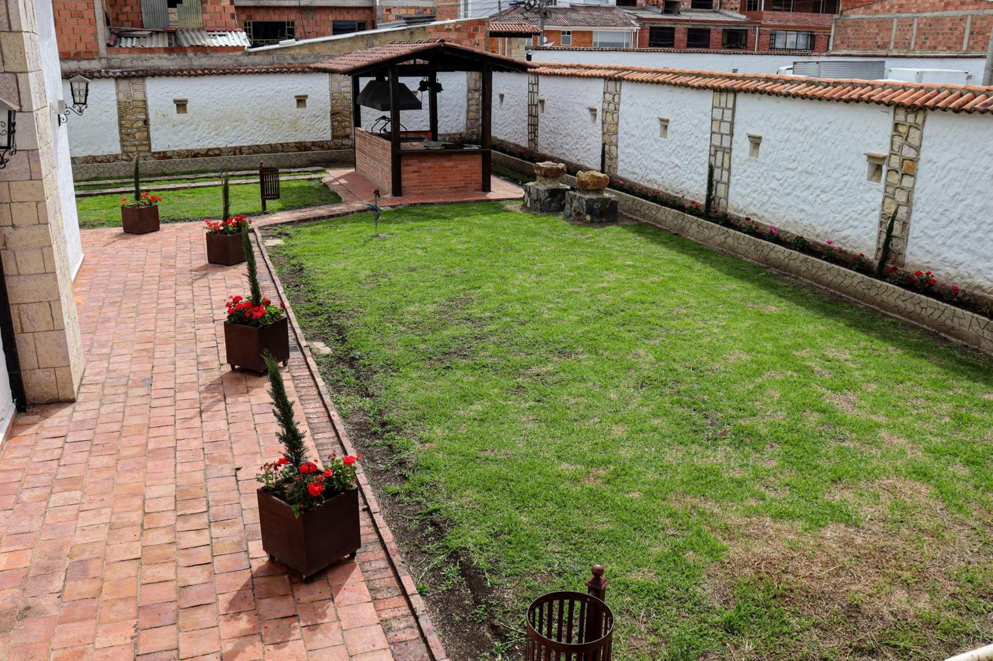 Отель Casona Quesada Суэска Экстерьер фото