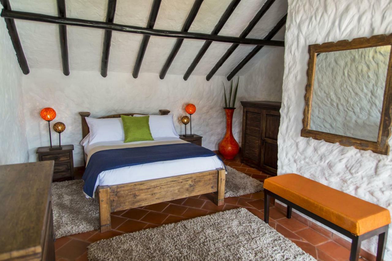 Отель Casona Quesada Суэска Экстерьер фото